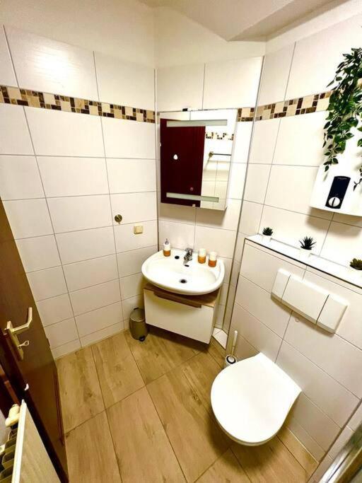 Zuhause Im Ruhrgebiet 2 Mit Balkon Appartement Oberhausen  Buitenkant foto